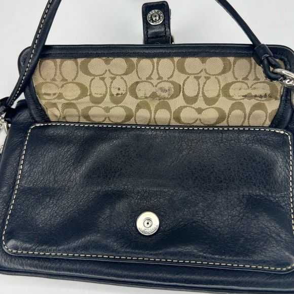 🖤Coach Black Leather Wristlet🖤 - Picture 8 of 9